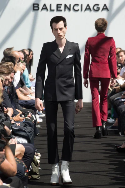 Look 26
